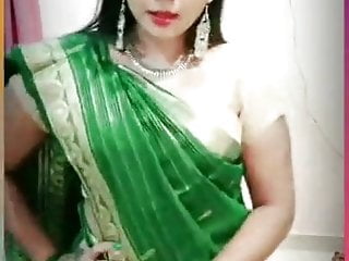 No 1 housewife raand Kavitha... Kya mast maal pani hai saali