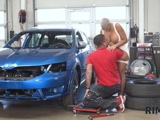 'RIM4K. Wife comes to check on the mechanic and licks anus for dinner'